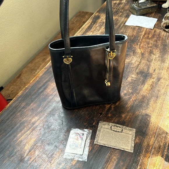 Brighton vtg navy blue leather with gold hardware large bucket back - Picture 8 of 15